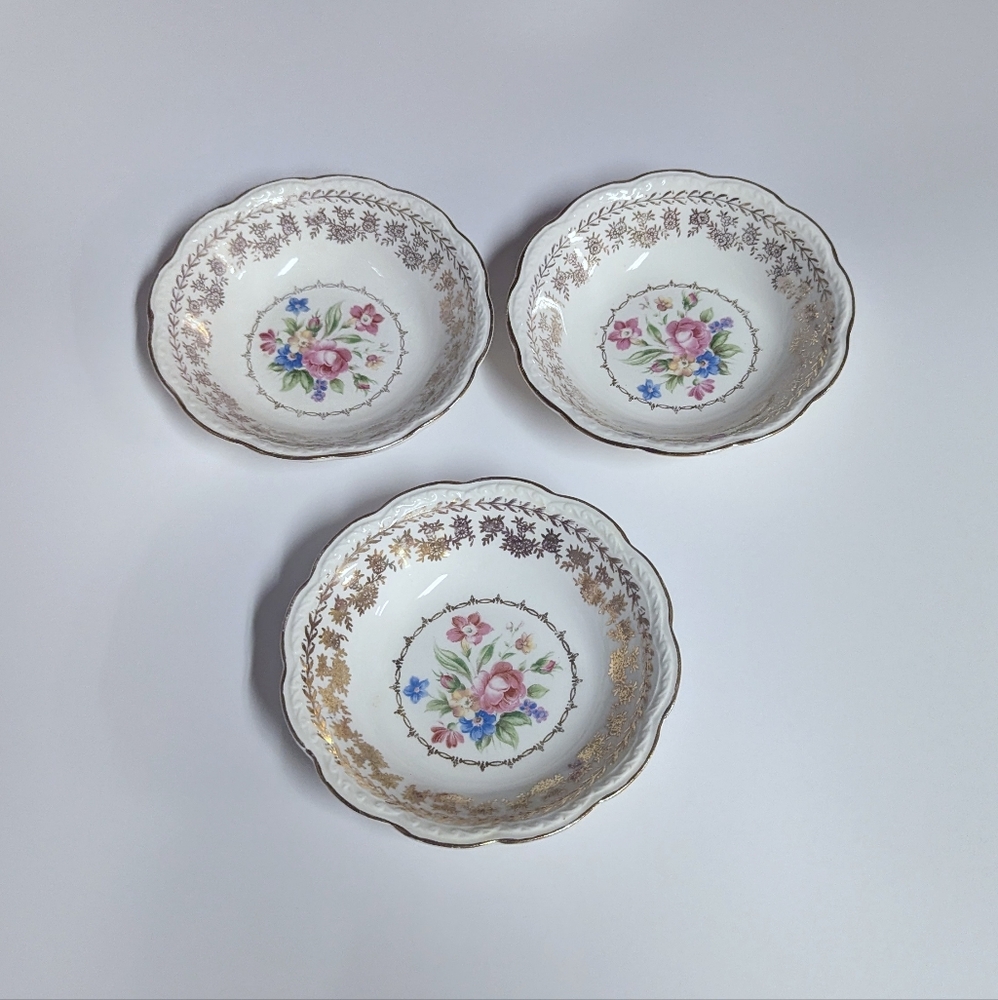 Vintage 1950s Stetson Gold Floral Bowls